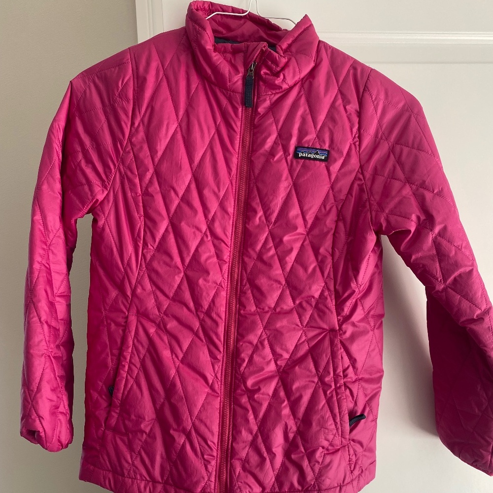 Patagonia kids’ lightweight jacket pink